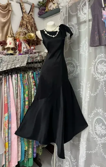 Black sleeveless satin fitted waist fishtail skirt maxi ball gown R6143
