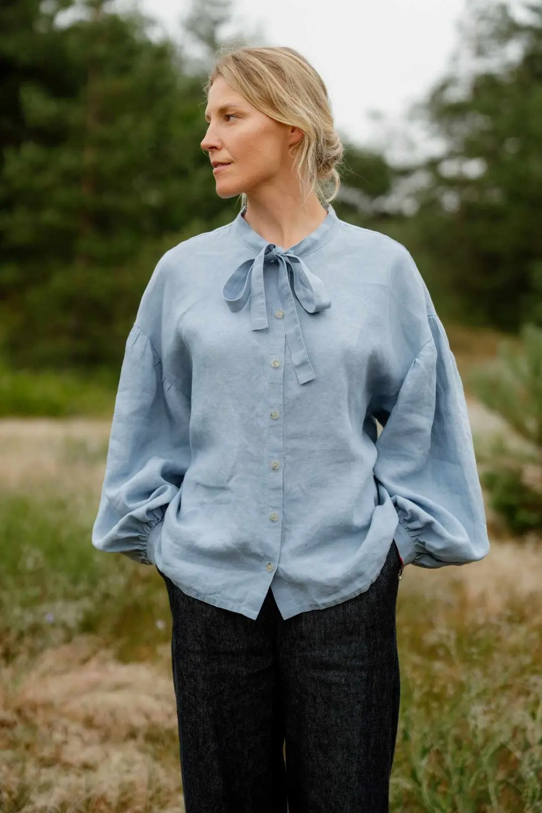 Clementine – Linen Shirt with Bow-Tie Collar