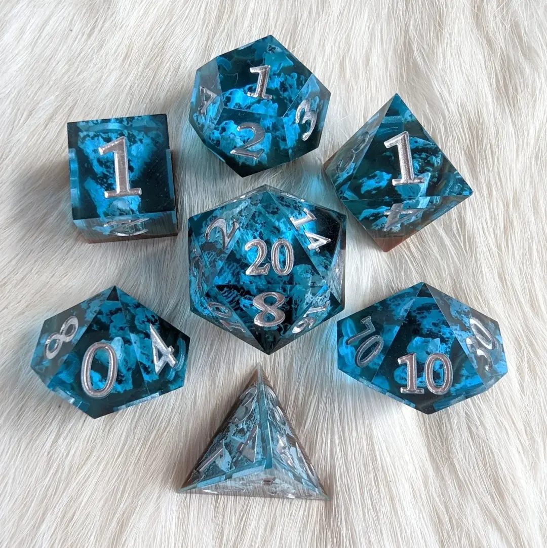 Tundra Peak Sharp Edge Dice Set – 7-Piece Snowy Mountain Resin DnD Dice