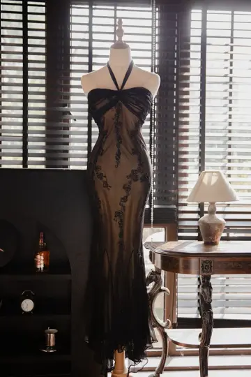 Light brown halter neck, fitted waist, bodycon sexy long ball gown R7728