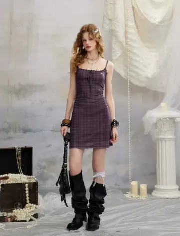 Edgy Y2K Purple Plaid Mini Dress With Lace Trimmed Neckline And Adjustable Straps R9307