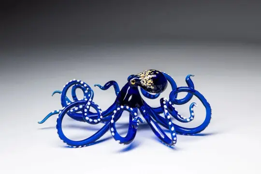 Deep Blue Blown Blown Glass Octopus Figurine In Deep Blue And Gold Glass Octopus