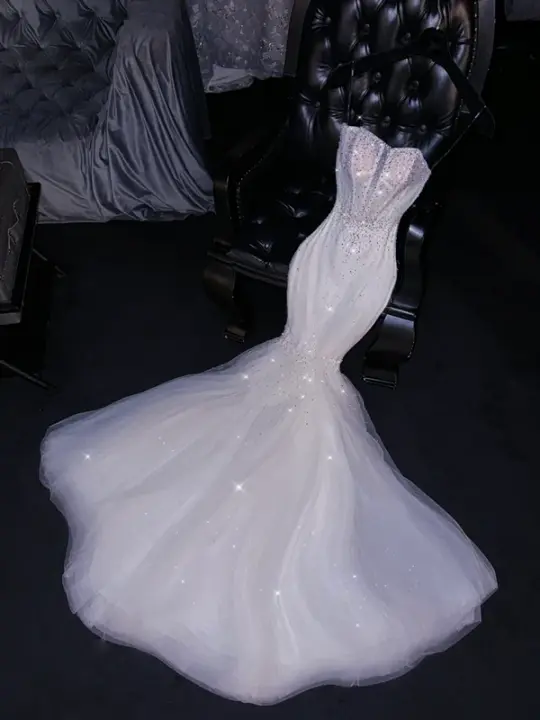 White halter-neck, fitted waist, bodycon skirt, sexy long ball gown, bridal dress R8781