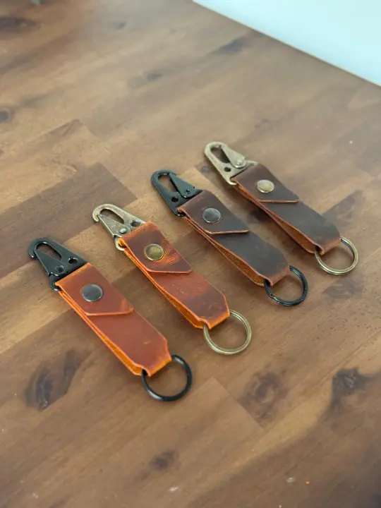 Handmade Leather Keychain – Crazy Horse Leather Key Holder with Metal Clip