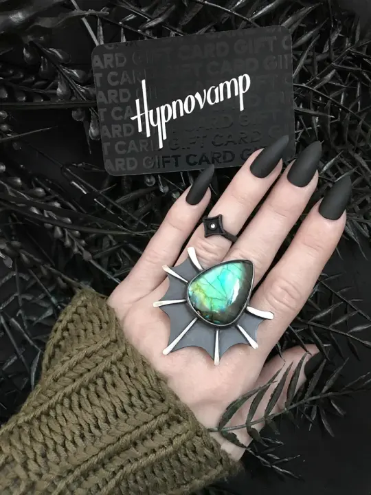 Flashy Labradorite Creature Ring