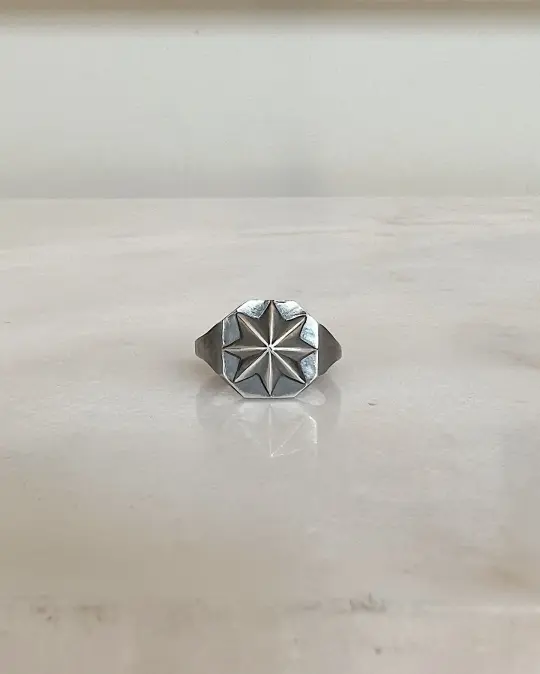 Constant Star // Signet
