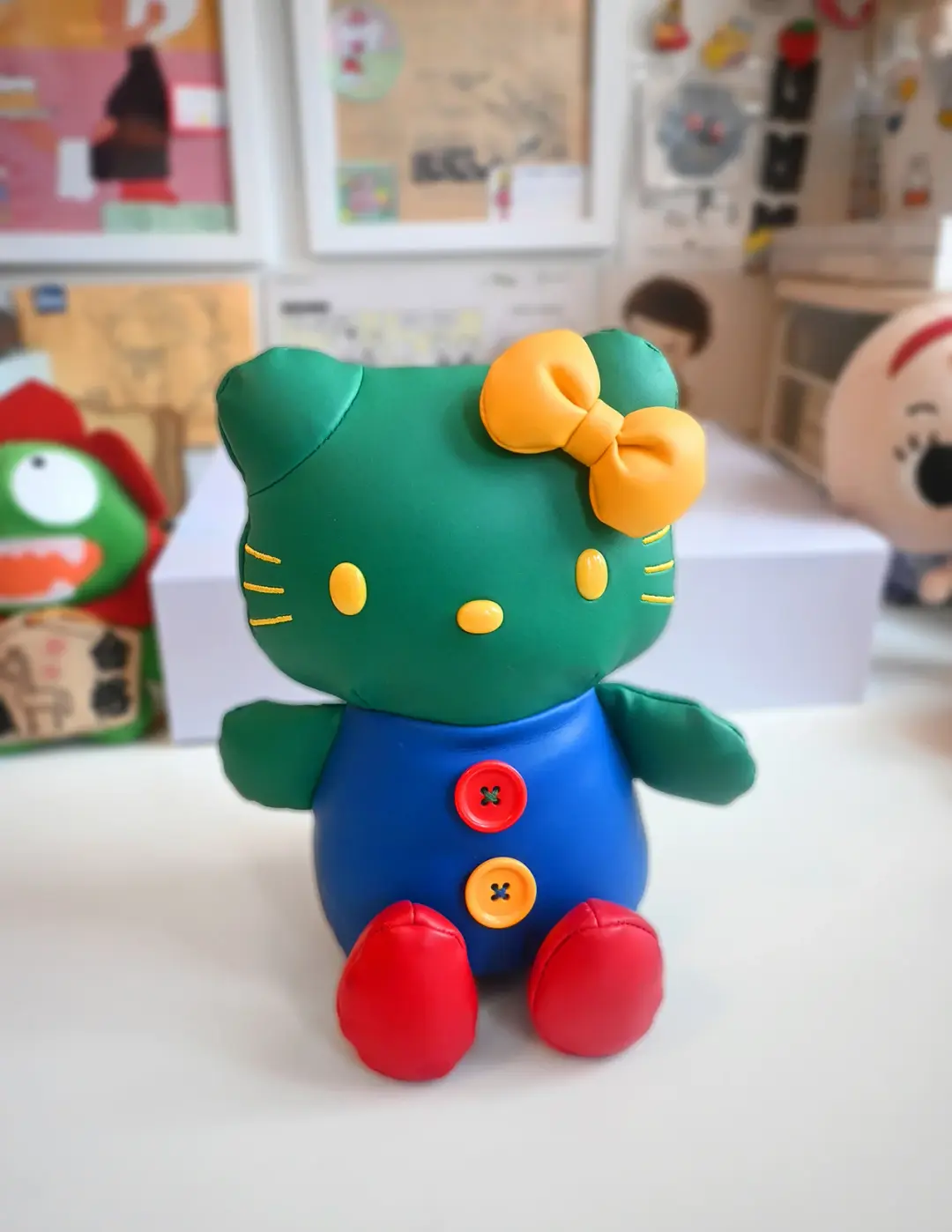 Hello Kitty Leather  (Vintage Toy)