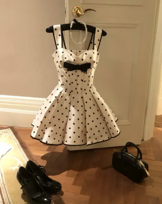 White polka dot suspenders waist slimming A-line pleated skirt short skirt homecoming dress R4156