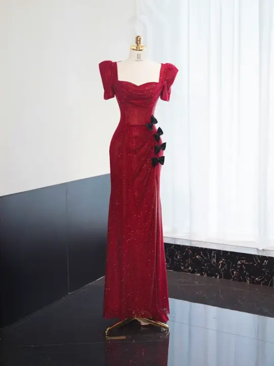 Red square-neck, fitted waist, bodycon long ball gown/bridal dress R8985