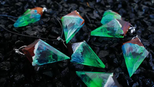 aurora resin pendant