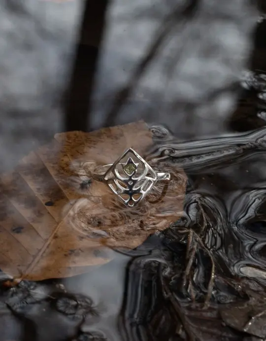 Bague "Primula major" en argent et péridot