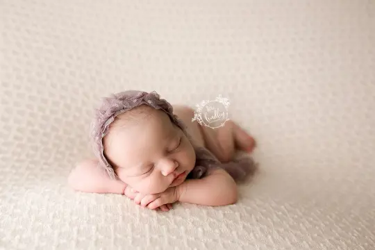 Yara CREAM knit beanbag backdrop