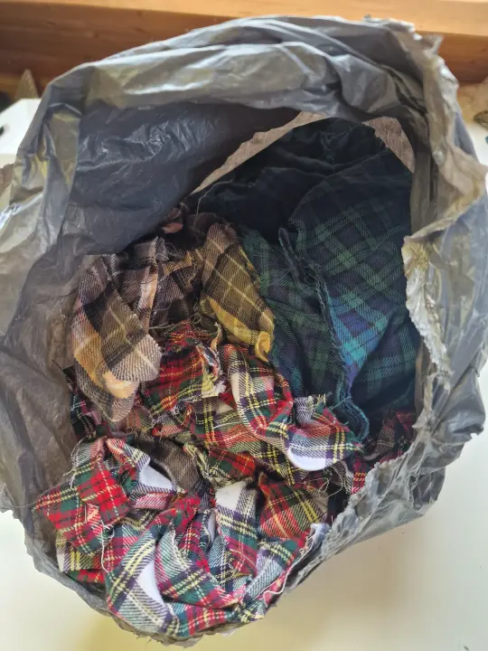 1 kg bag of flannel offcuts