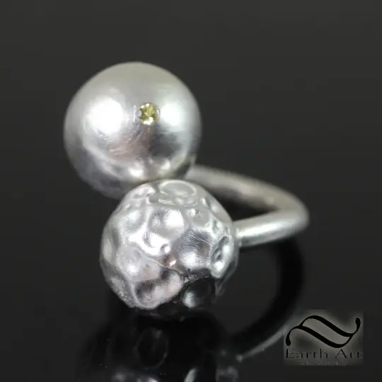 Eclipse Hollow Form ring - Yellow Sapphire