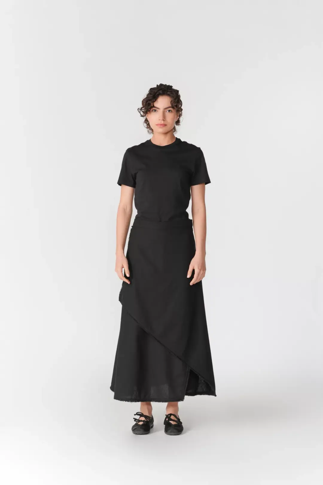 FRAYED EDGE ASYMMETRIC SKIRT