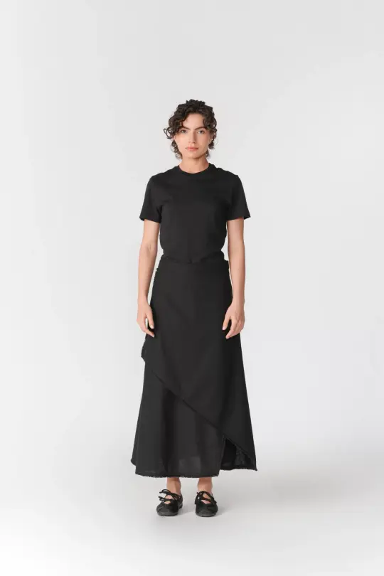 FRAYED EDGE ASYMMETRIC SKIRT