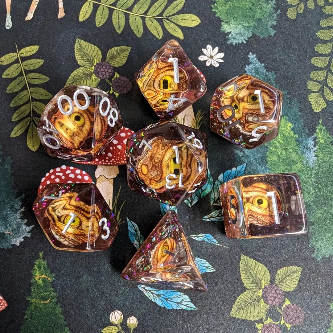 Golden Eye DnD Dice Set – 7-Piece Detailed Eye Brown Resin Dice