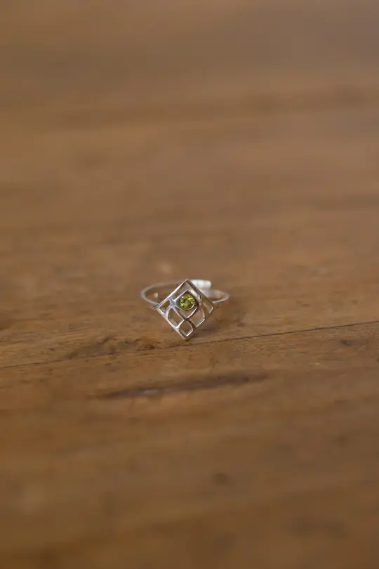 Bague "Mira" en argent et péridot