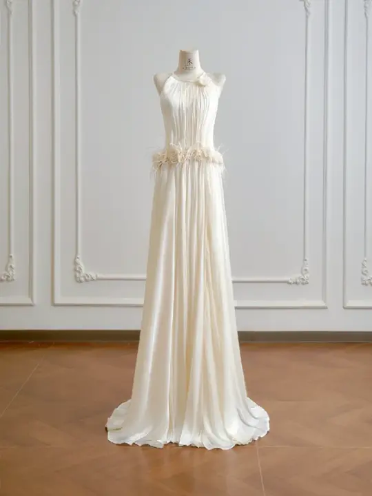 Light apricot halter neck fitted waist long elegant ball gown R8190