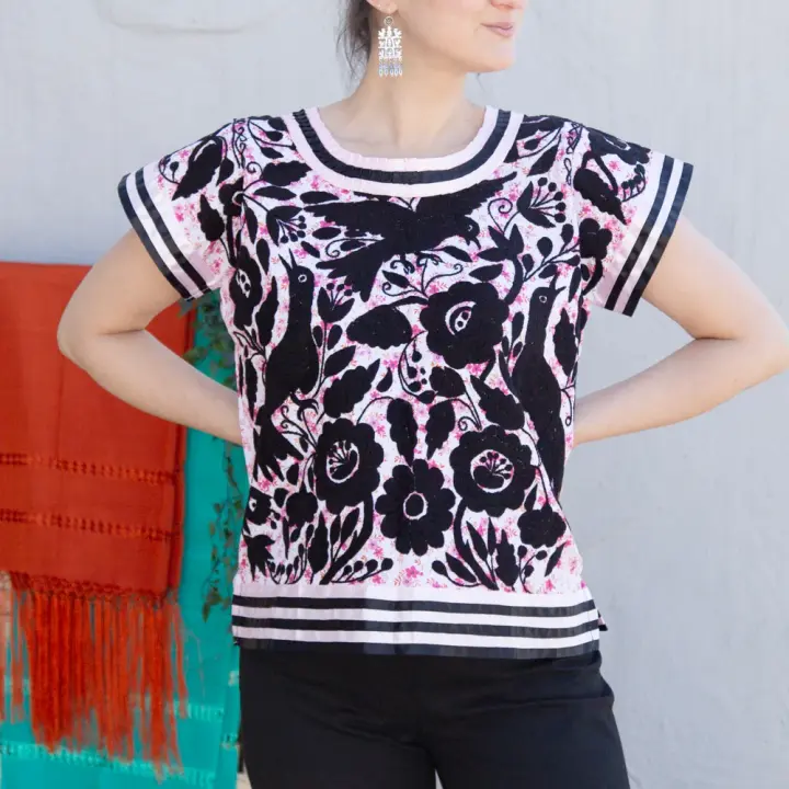 Flor Sagrada Embroidered Blouse
