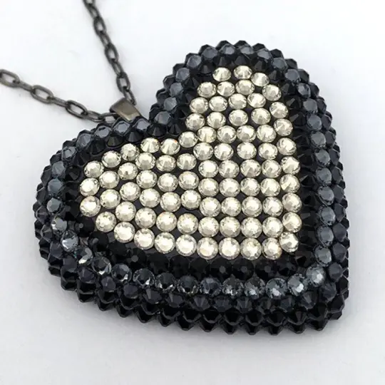Pavéd Heart Necklace | Tuxedo