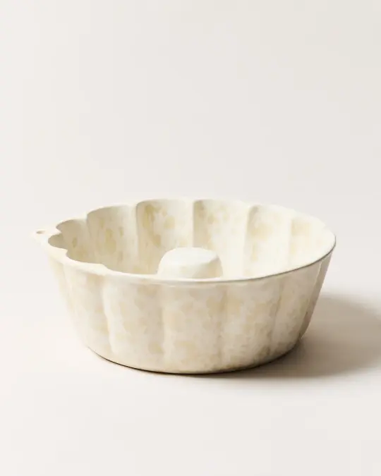 Artist's Spatter Bundt Pan