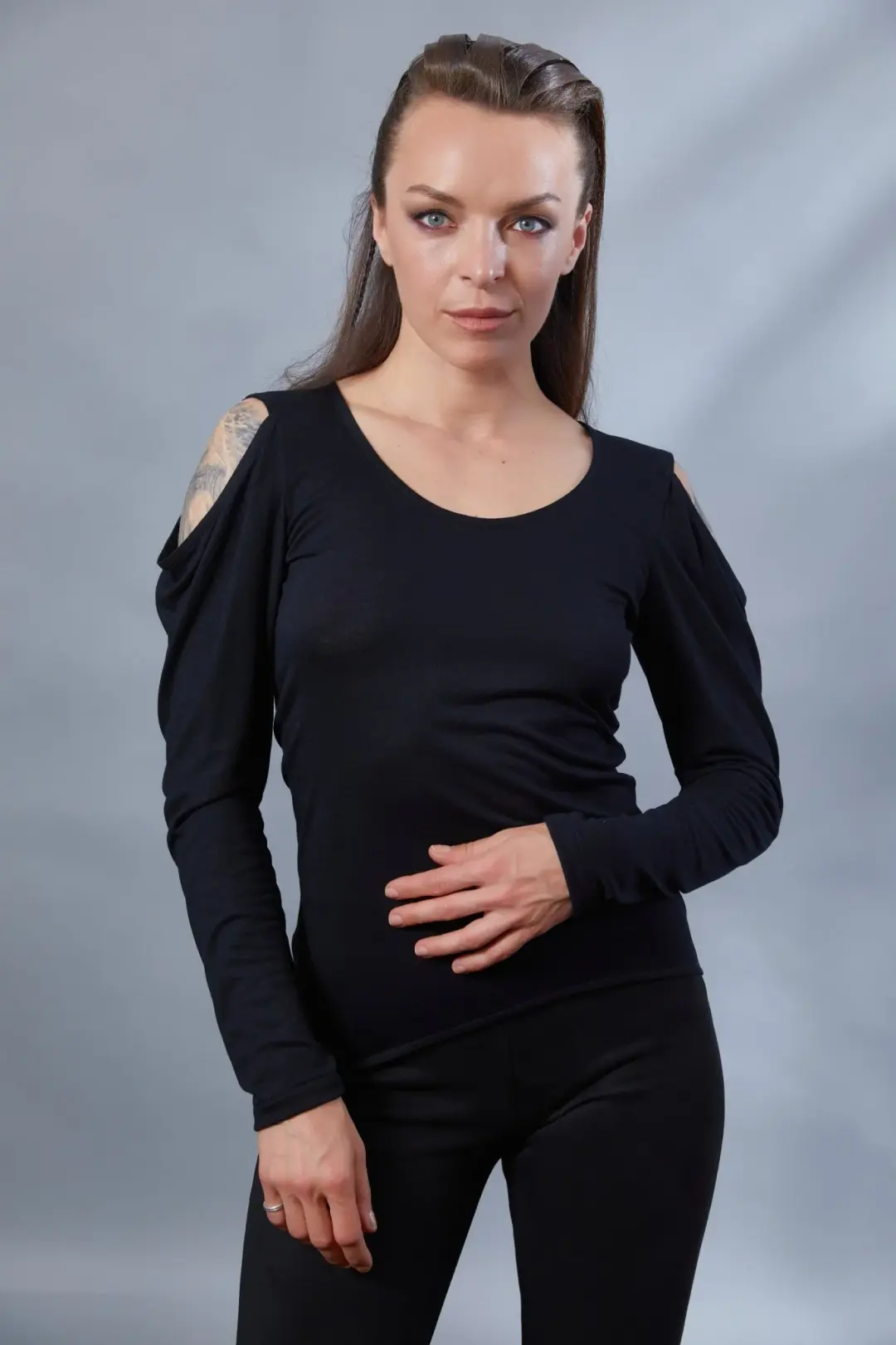 SL Black open shoulder shirt with crew neck