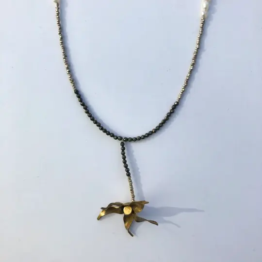 Golden wing