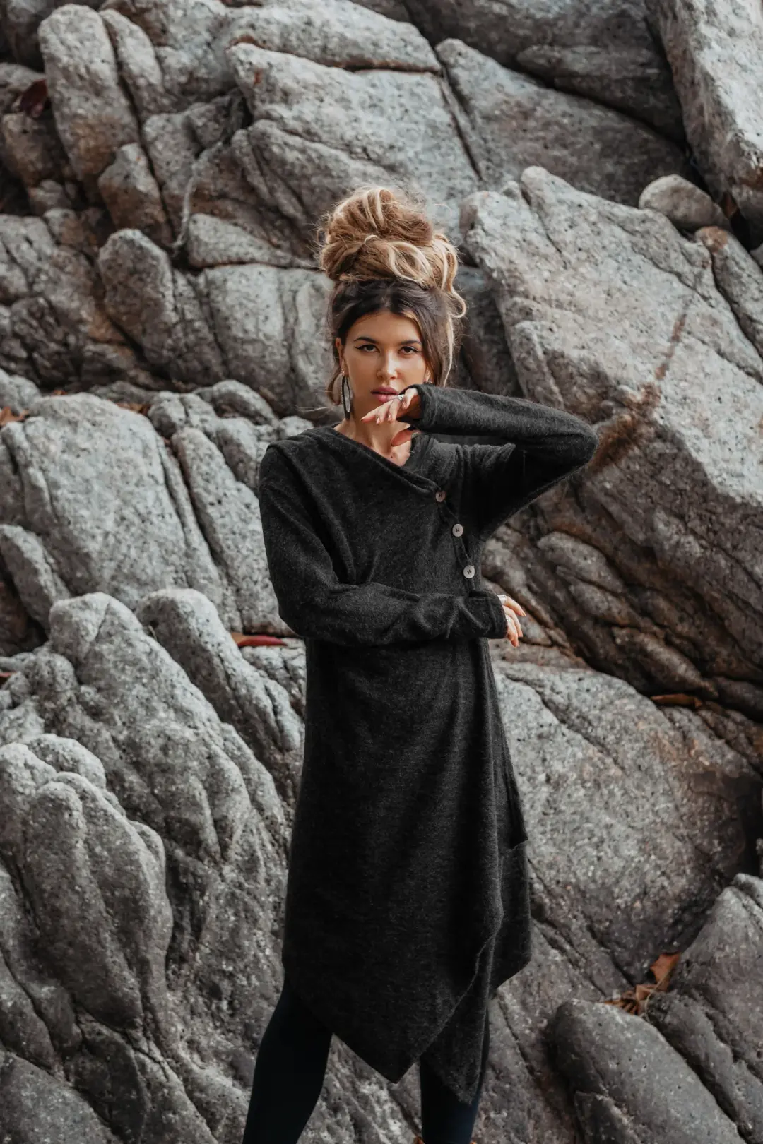 Hooded Sweater Amita Black