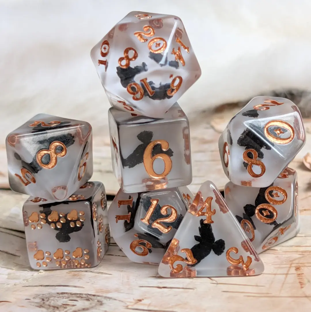 Crow Dice Set – 8pc Resin Dice with Flying Crows and Paw D6