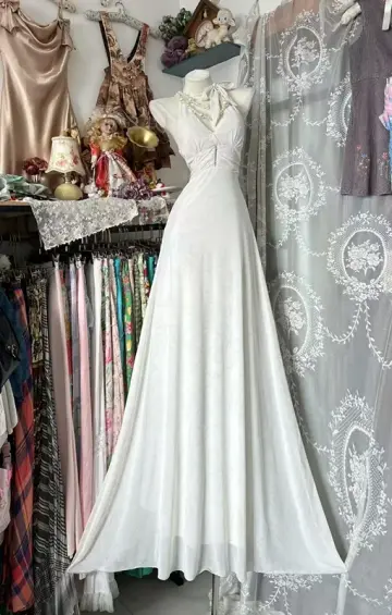 White halter neck, fitted waist, elegant and sexy long ball gown R7592