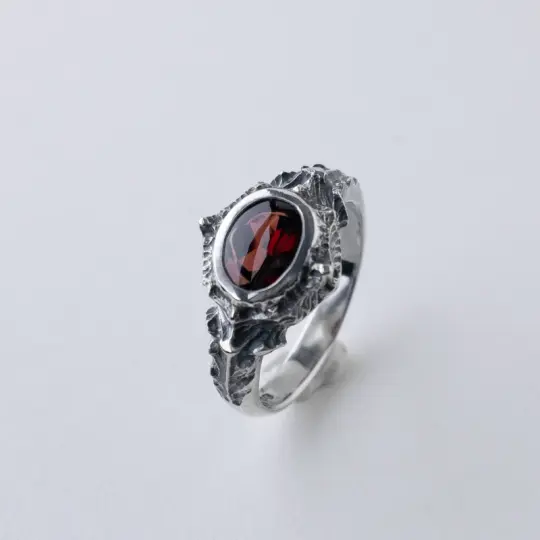 Reverie Ring // Garnet (MTO)