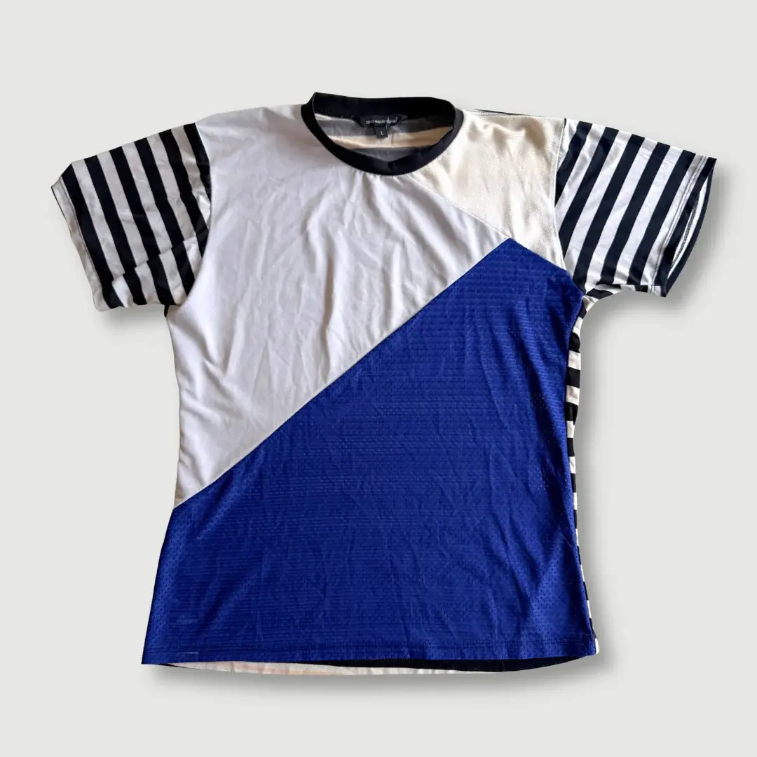 size medium - preloved - mixed fitted tee