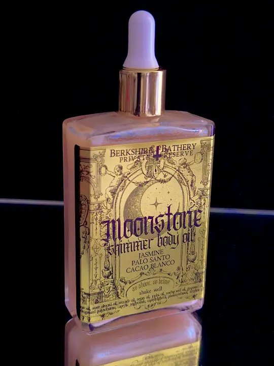 MOONSTONE | Skin Blurring Shimmering Body Oil 3.40oz