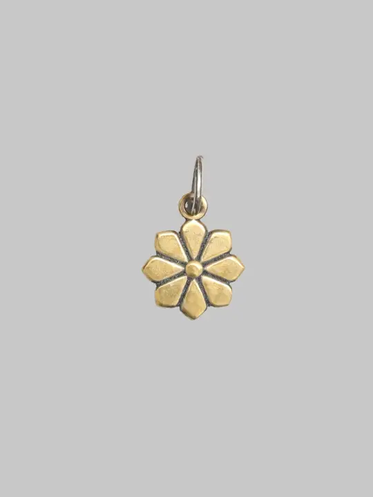 Kobashi 8 Petals Kikumon "Yatsu-Giku" Charm Medium Brass