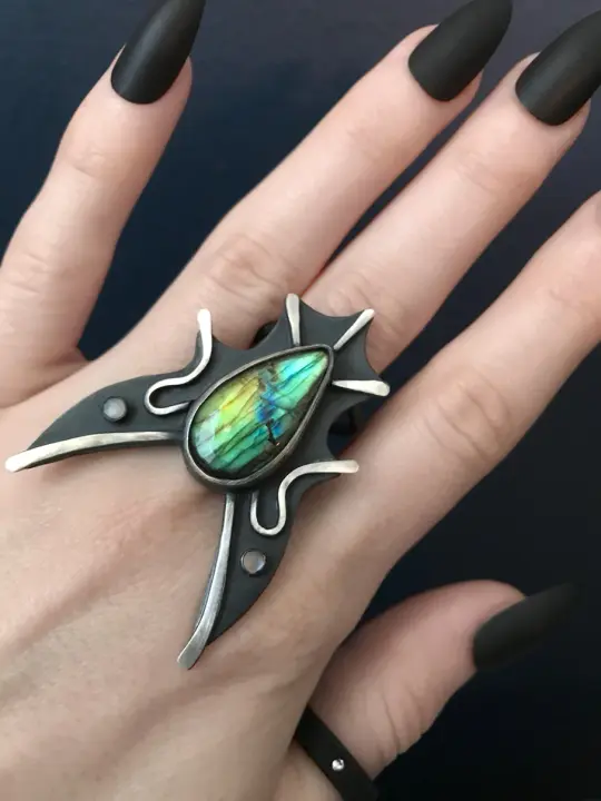 Evil Queen Labradorite Ring