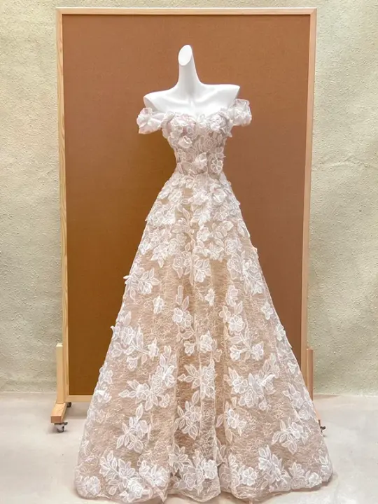 White lace patterned dress with slim waist and A-line bridal gown R5738