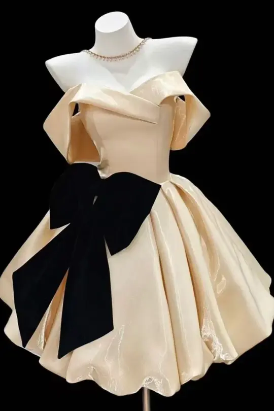 Sweet Ivory A-Line Strapless Bow Waist Accessory Bodycon Mini Party Dress Homecoming Dress RS257