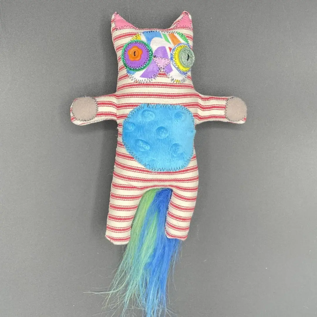 Corned Beef Hash - A Purrfectly Loveable Compact Cat
