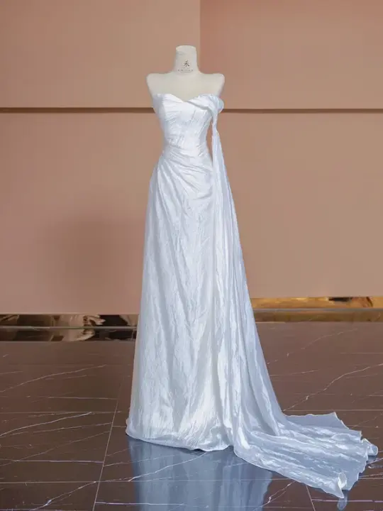 White strapless fitted long ball gown/bridal dress R8307