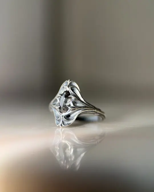 Navis // 4x8mm Salt & Pepper Diamond // 6