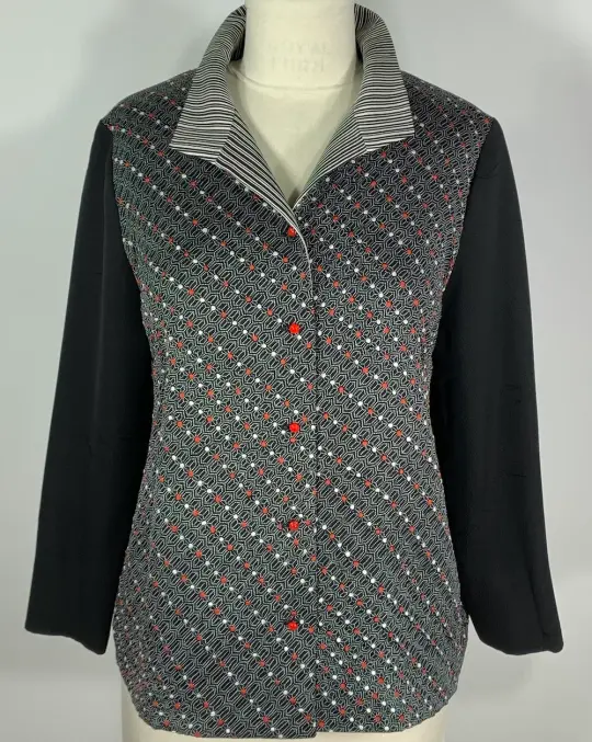 Black and Red Wave Hitoe Top