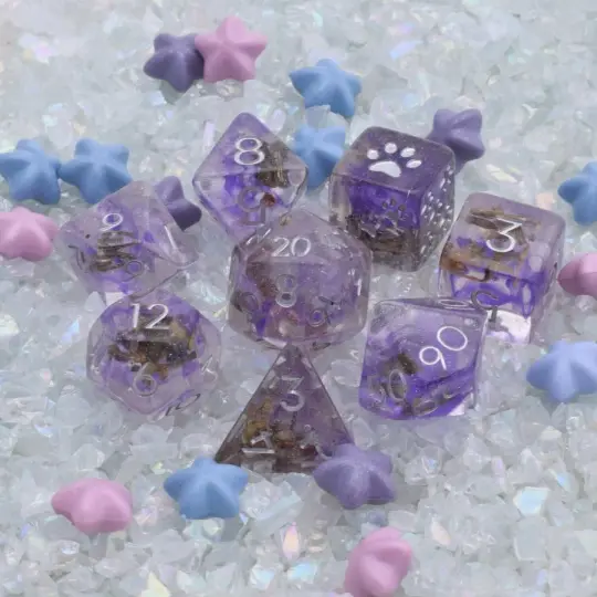 Dried Lavender Dice Set – 8-Piece Real Dried Flowers DnD Dice with Paw D6 | Fennek & Finch