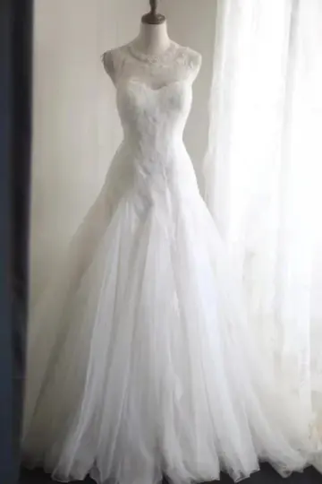 White sleeveless fitted waist elegant long ball gown/bridal dress R6778