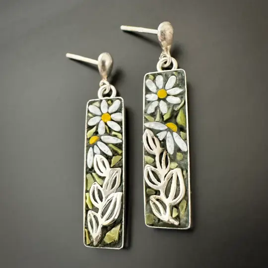 Daisy Post Earrings