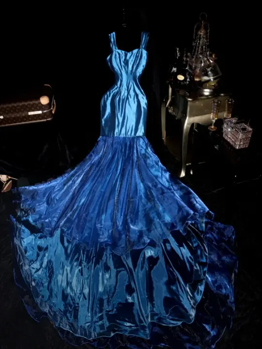 Blue halter-neck fitted fishtail long ball gown R7002