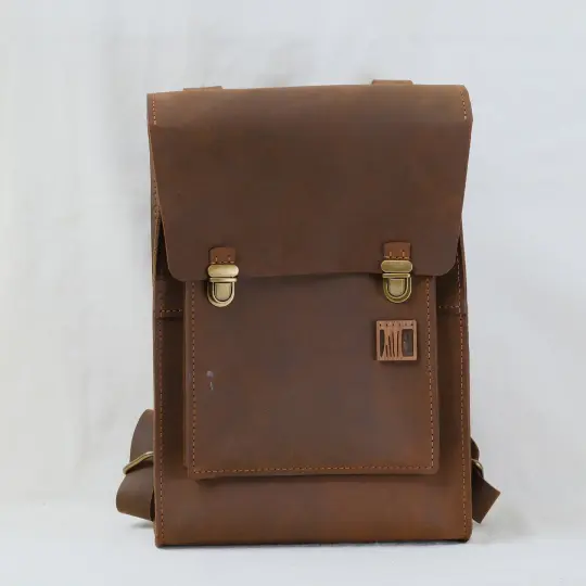 Little Scout Backpack in vintage warm brown