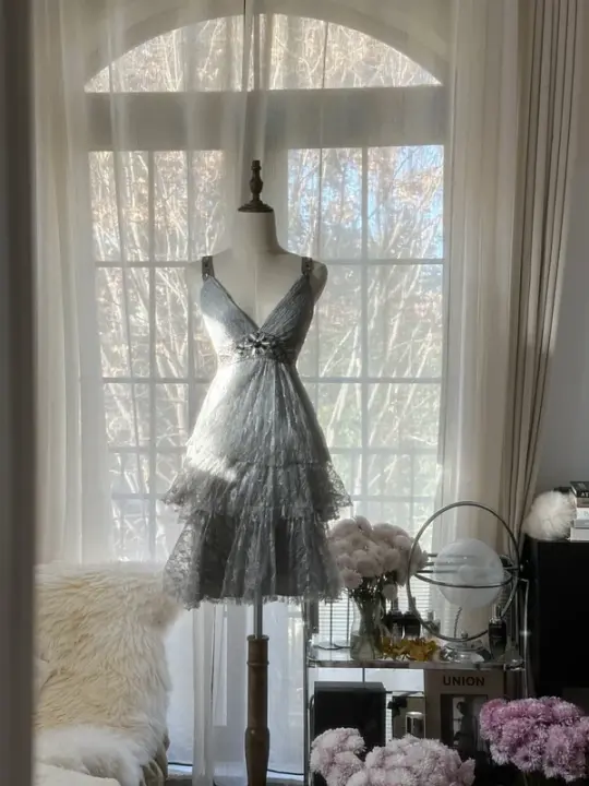 Light gray halter-neck low-cut fitted waist tiered skirt short ball gown R7714