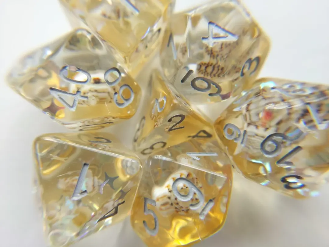 Gold Conch Dice Set – 7-Piece Real Seashells Golden Ocean DnD Dice