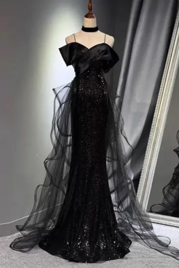 Luxury Black Ruffled Sequin A-Line Spaghetti Straps Bodycon Maxi Prom Dress Evening Dress RS406